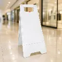 AI Generated Chevalet vierge — Couloir centre commercial (premium)